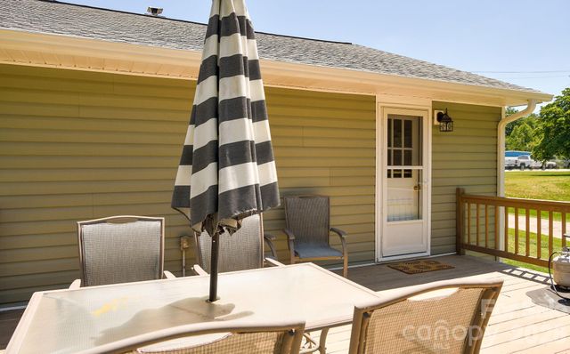 1625 US 601 Highway, Yadkinville, NC 27055