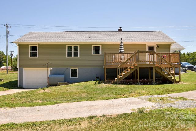 1625 US 601 Highway, Yadkinville, NC 27055