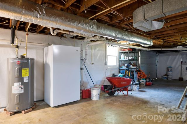 1625 US 601 Highway, Yadkinville, NC 27055