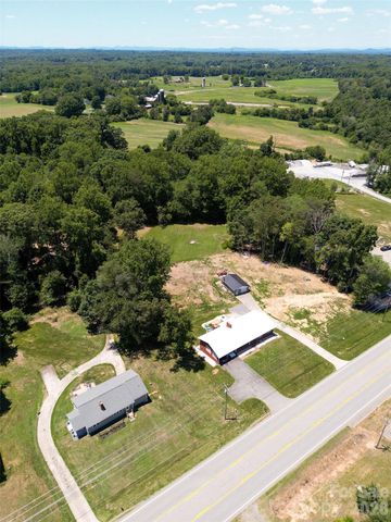 1625 US 601 Highway, Yadkinville, NC 27055