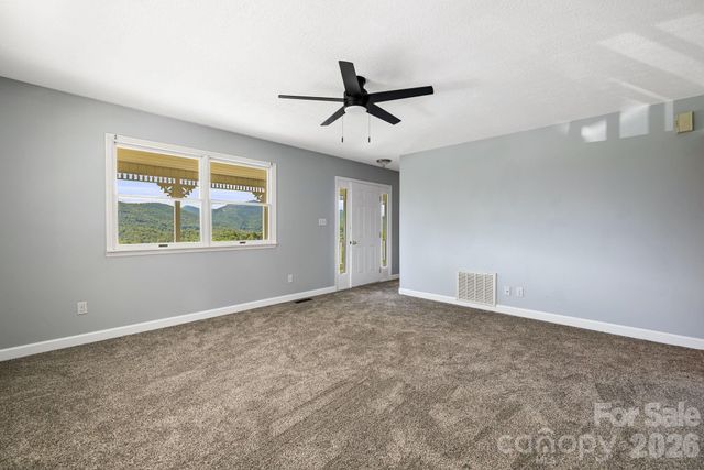 95 Friendship Road, Burnsville, NC 28714