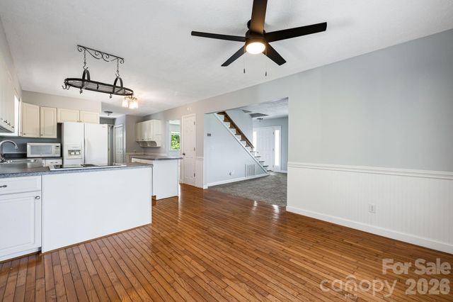 95 Friendship Road, Burnsville, NC 28714