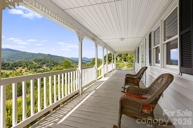95 Friendship Road, Burnsville, NC 28714
