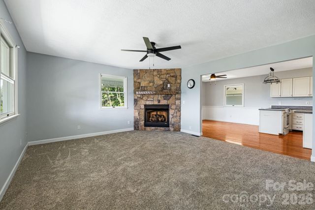 95 Friendship Road, Burnsville, NC 28714