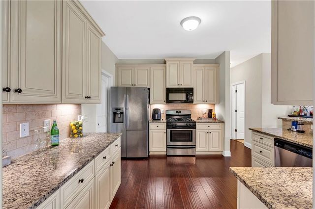 95 Summerlyn Drive, Hiram, GA 30141