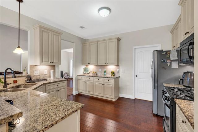 95 Summerlyn Drive, Hiram, GA 30141