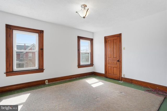 629 JUNIPER ST, Quakertown, PA 18951