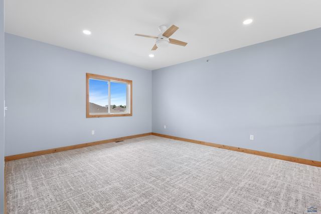 4643 WICKHAM CT, Rapid City, SD 57702