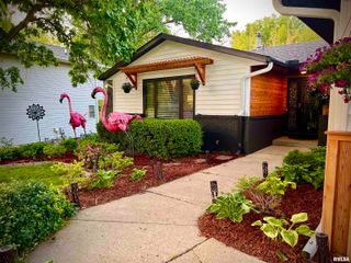 3370 HALCYON Drive, Bettendorf, IA 52722