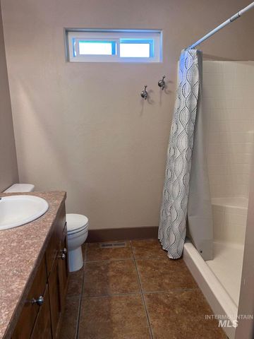 322 Linden Ave, Twin Falls, ID 83301