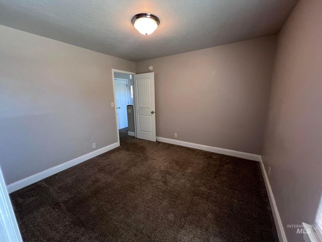 322 Linden Ave, Twin Falls, ID 83301