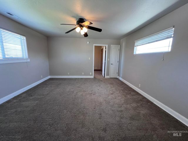 322 Linden Ave, Twin Falls, ID 83301