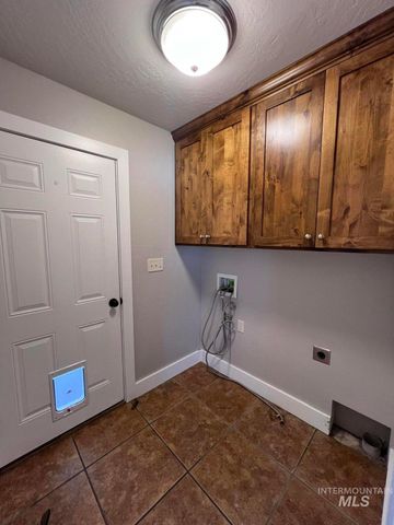 322 Linden Ave, Twin Falls, ID 83301