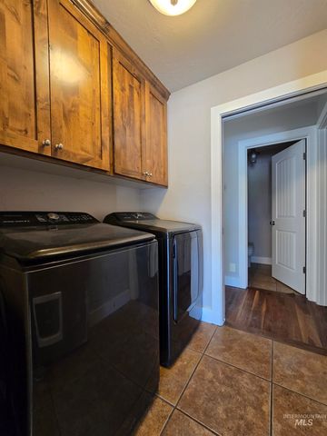 322 Linden Ave, Twin Falls, ID 83301