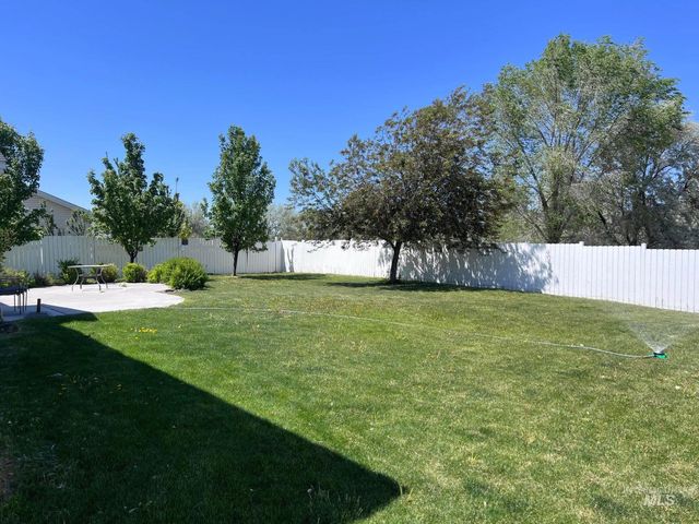 322 Linden Ave, Twin Falls, ID 83301