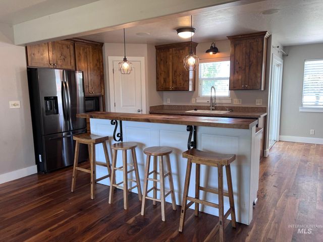 322 Linden Ave, Twin Falls, ID 83301