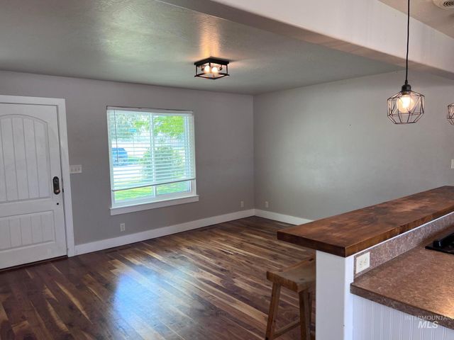 322 Linden Ave, Twin Falls, ID 83301