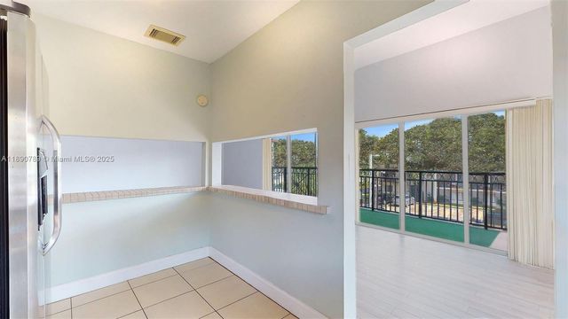 4850 SW 63rd Ter 131, Davie, FL 33314