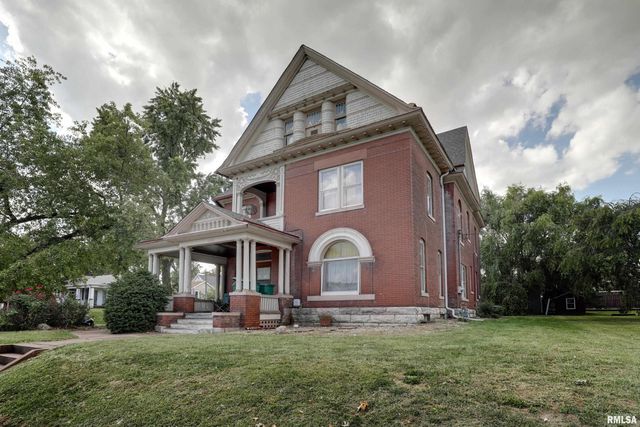 1038 S 12TH Street, Quincy, IL 62301