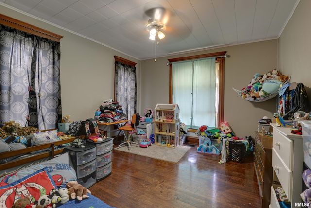 1038 S 12TH Street, Quincy, IL 62301