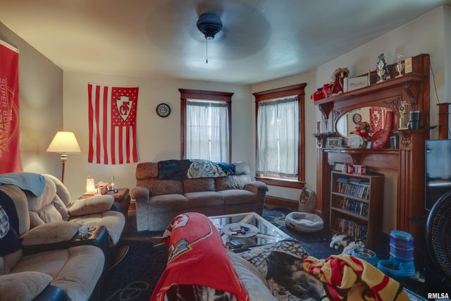 1038 S 12TH Street, Quincy, IL 62301