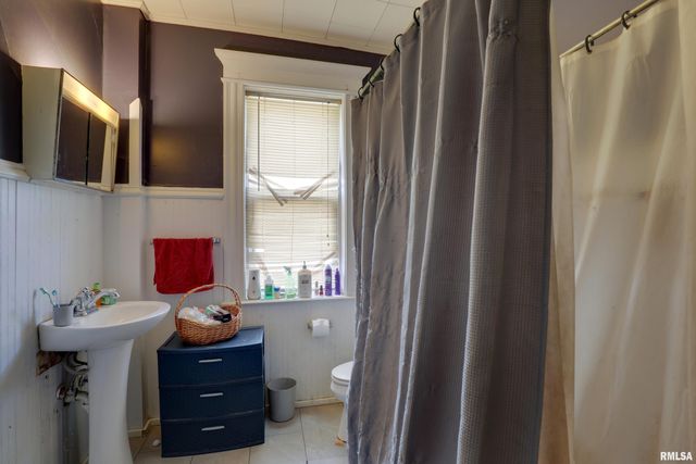 1038 S 12TH Street, Quincy, IL 62301