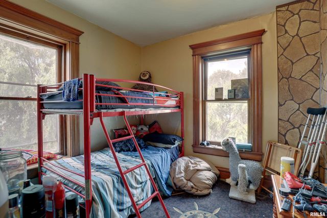 1038 S 12TH Street, Quincy, IL 62301