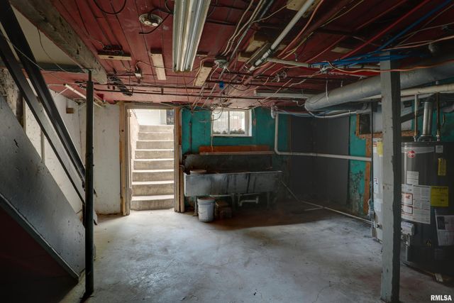 1038 S 12TH Street, Quincy, IL 62301