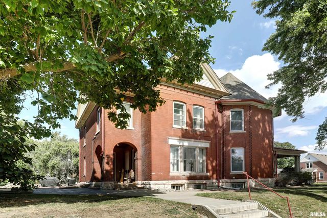 1038 S 12TH Street, Quincy, IL 62301