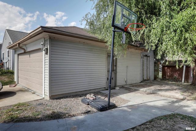 1038 S 12TH Street, Quincy, IL 62301