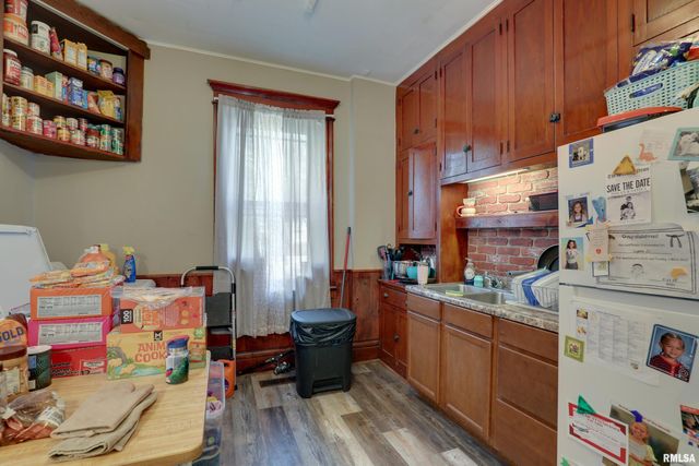 1038 S 12TH Street, Quincy, IL 62301