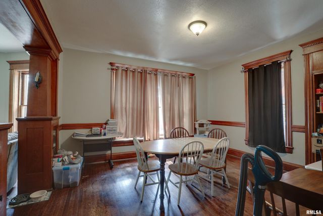 1038 S 12TH Street, Quincy, IL 62301