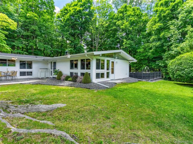 44 White House Road, White Plains, NY 10607