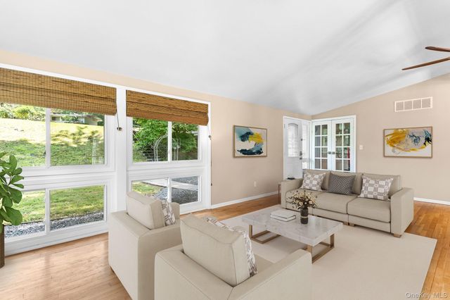 44 White House Road, White Plains, NY 10607