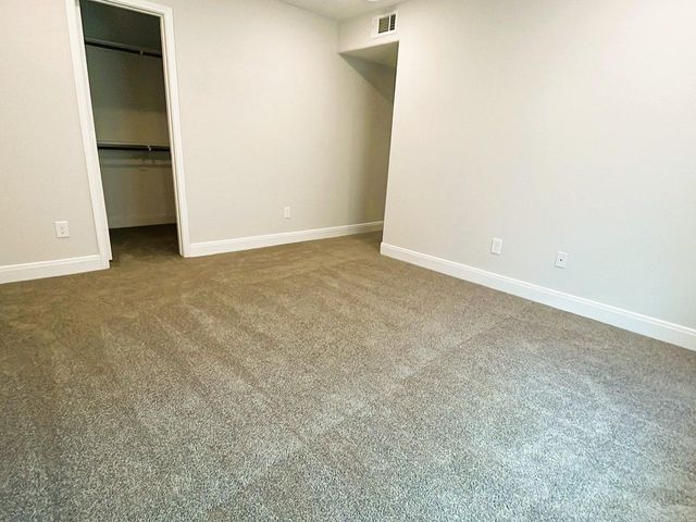 711 S Houston Avenue C, Humble, TX 77338