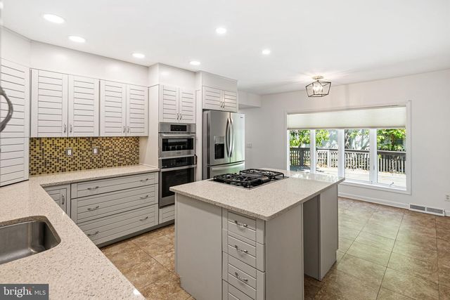 1025 OWL LN, Cherry Hill, NJ 08003
