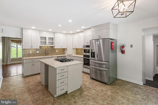 1025 OWL LN, Cherry Hill, NJ 08003