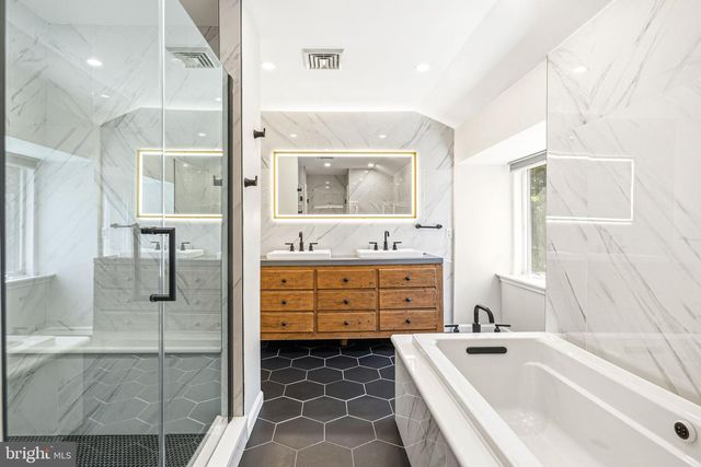 1025 OWL LN, Cherry Hill, NJ 08003