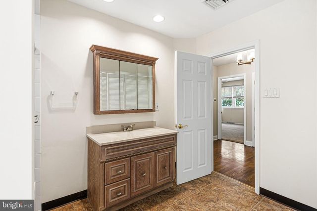 1025 OWL LN, Cherry Hill, NJ 08003