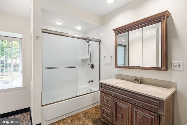 1025 OWL LN, Cherry Hill, NJ 08003