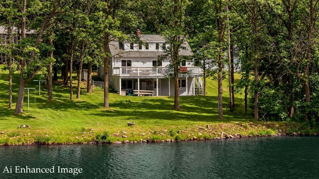 15307 Pine Shores Road, Brainerd, MN 56401