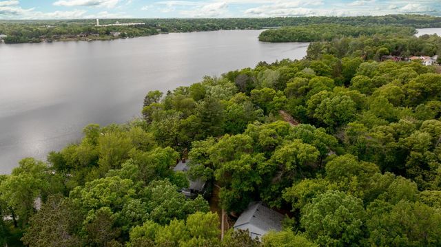 15307 Pine Shores Road, Brainerd, MN 56401