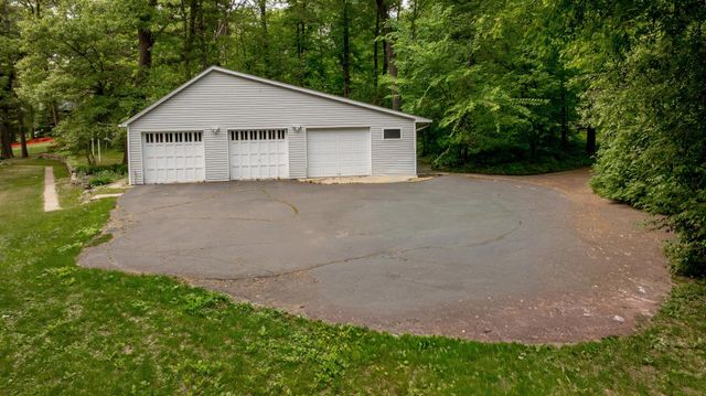 15307 Pine Shores Road, Brainerd, MN 56401