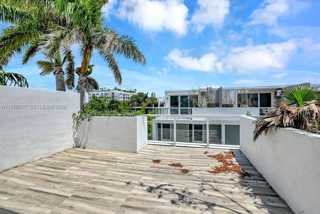1000 99th Street 14, Bay Harbor Islands, FL 33154