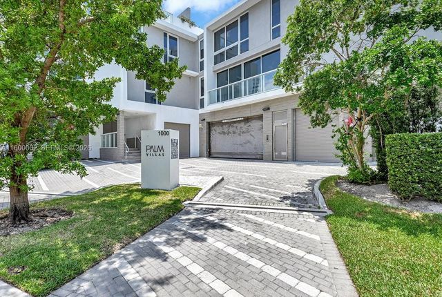 1000 99th Street 14, Bay Harbor Islands, FL 33154