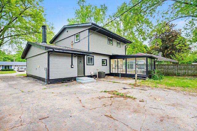 1502 Hickory Place, Goshen, IN 46526