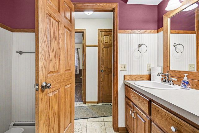 5269 Kenowa Avenue, Grandville, MI 49418