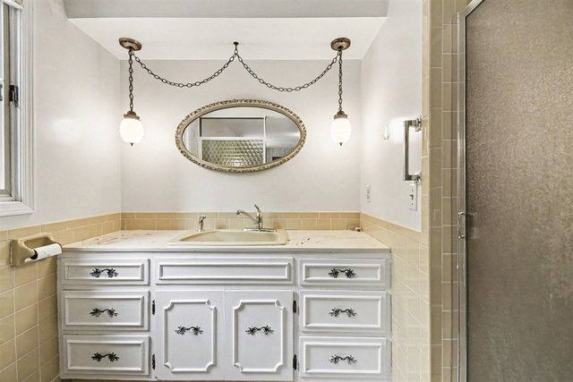 5269 Kenowa Avenue, Grandville, MI 49418