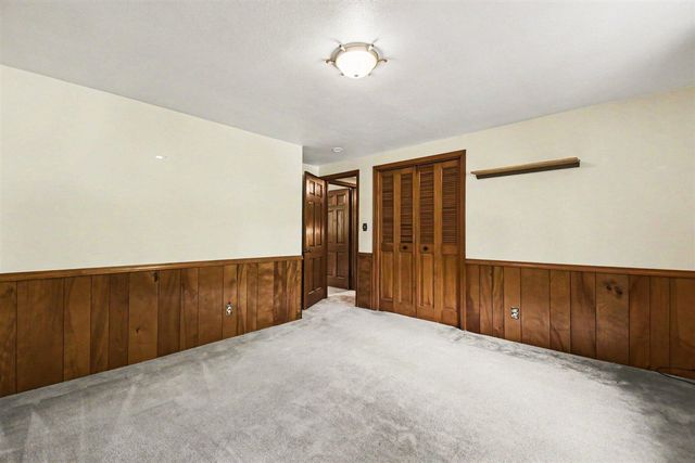 5269 Kenowa Avenue, Grandville, MI 49418