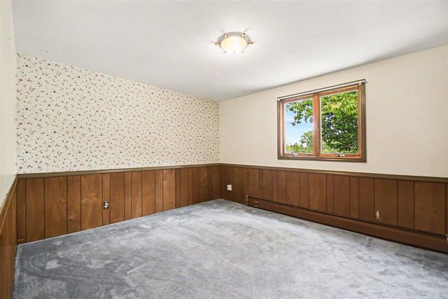 5269 Kenowa Avenue, Grandville, MI 49418